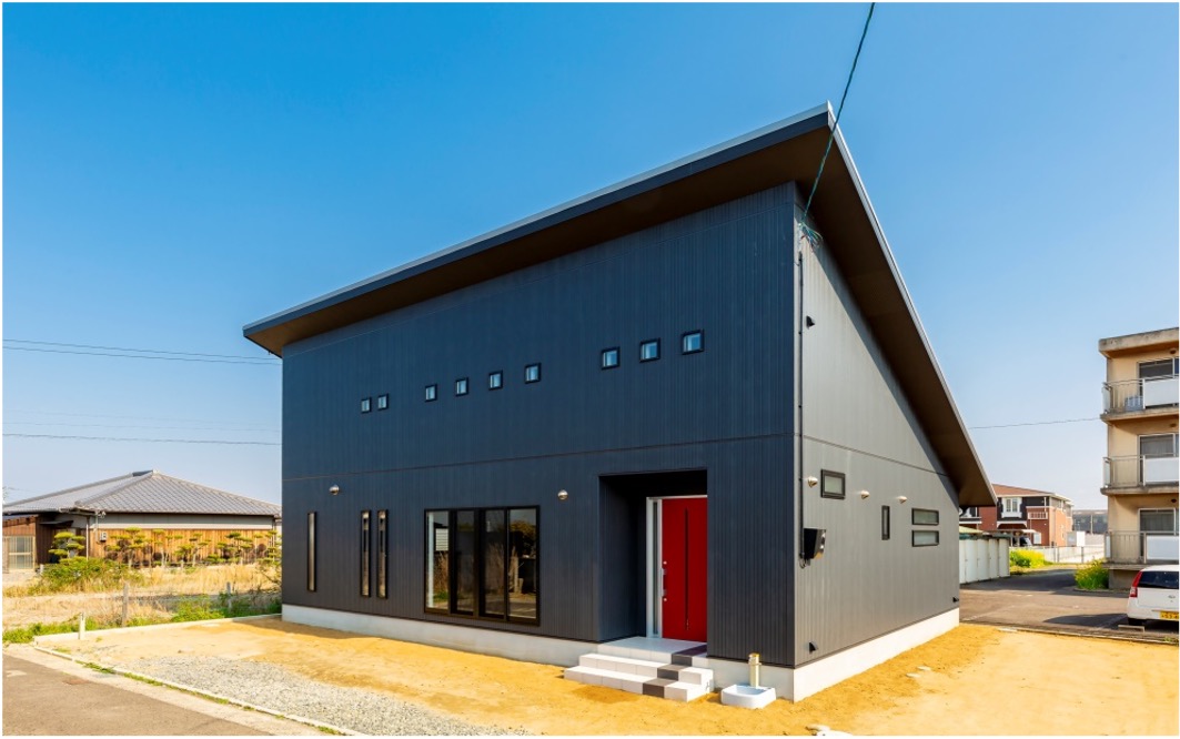片流れ屋根が特徴のモダンな家 - 香川で新築の注文住宅を建てるなら | 石田工務店